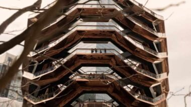 New York Creative Director | Design-Photo-Video-Website | Valenciaco {{brizy_dc_image_alt imageSrc=